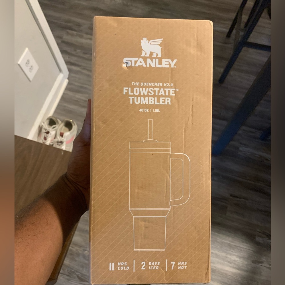 Stanley Quencher 40oz Cup in Pink